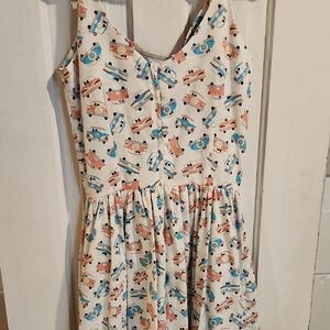 Chic Sleeveless Midi Dress with Car Print